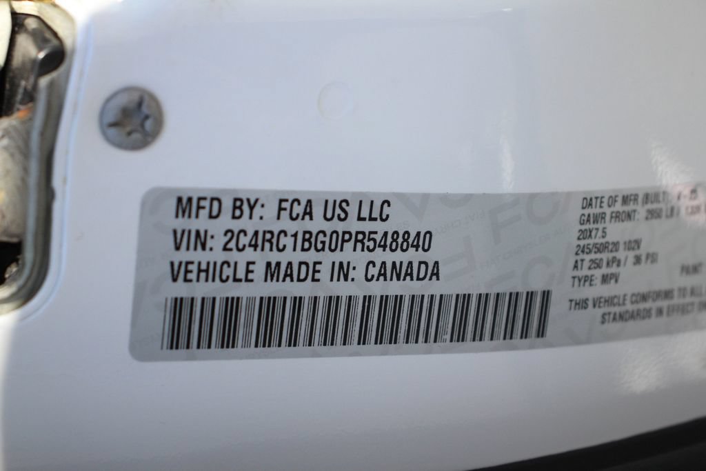 Used 2023 Chrysler Pacifica Touring-L w/ Uconnect Theater Family Group FWD image 33