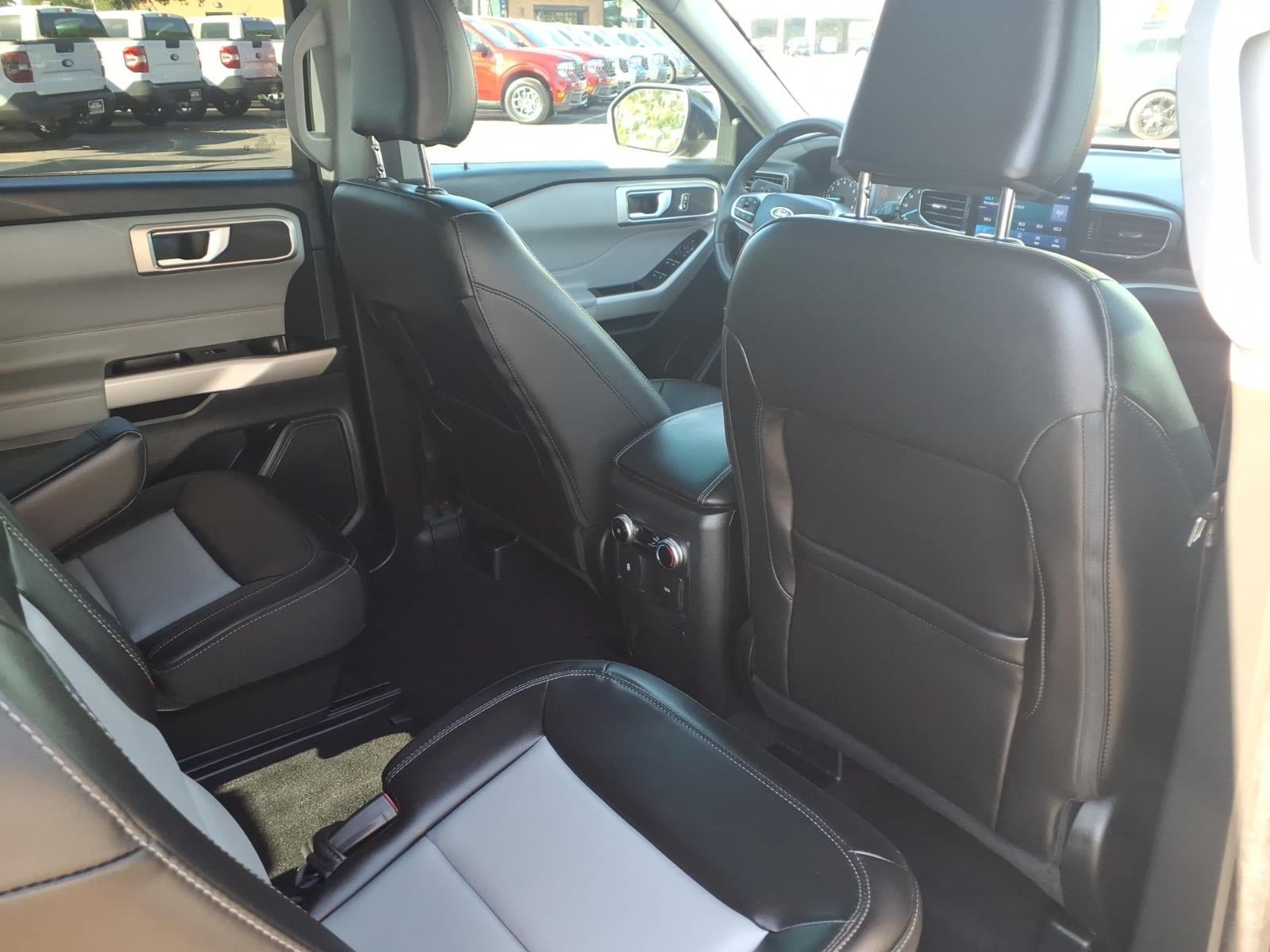 Certified 2024 Ford Explorer XLT w/ Equipment Group 202A RWD image 13