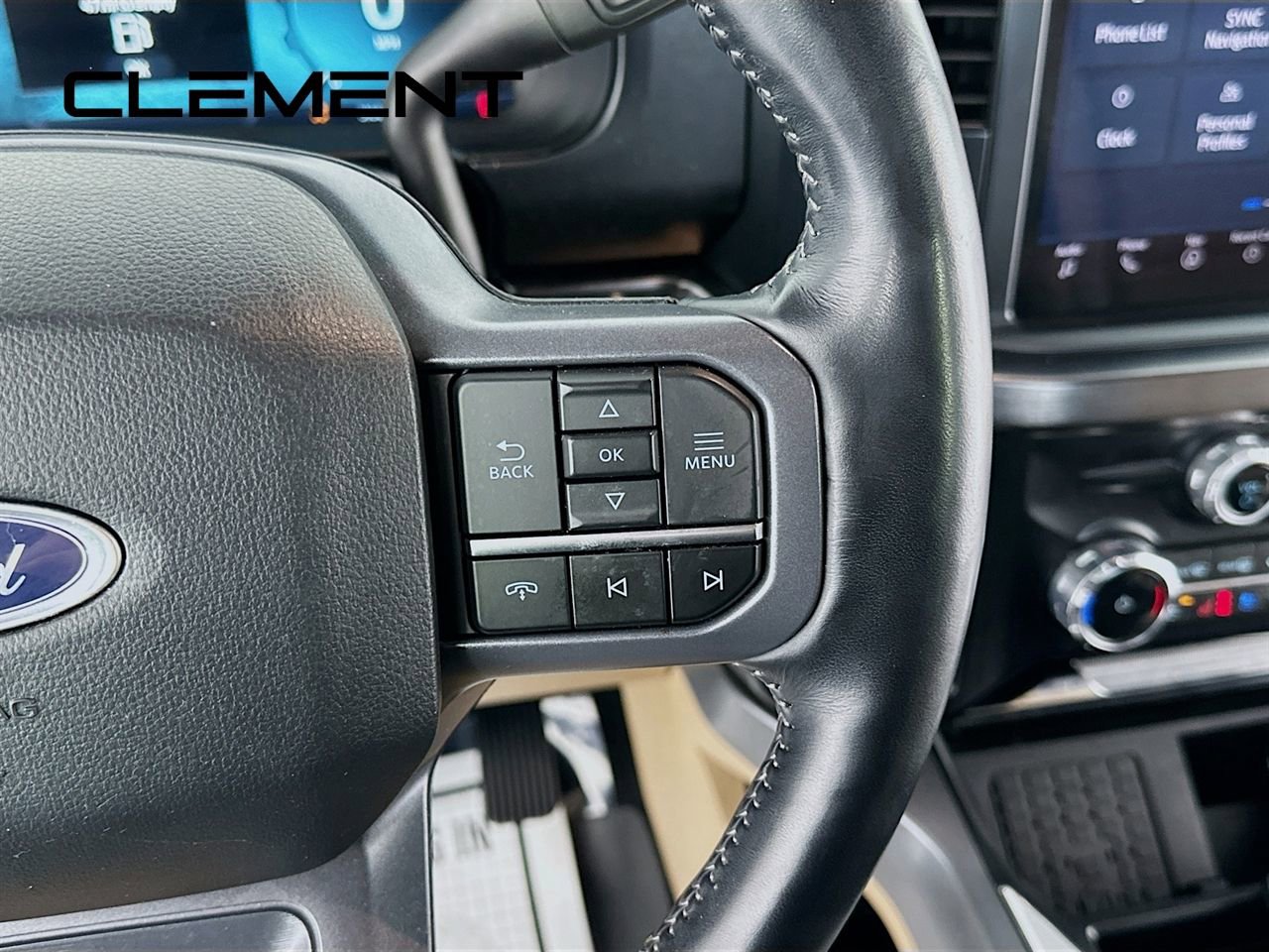 Certified 2023 Ford F250 Lariat w/ Black Appearance Package image 16