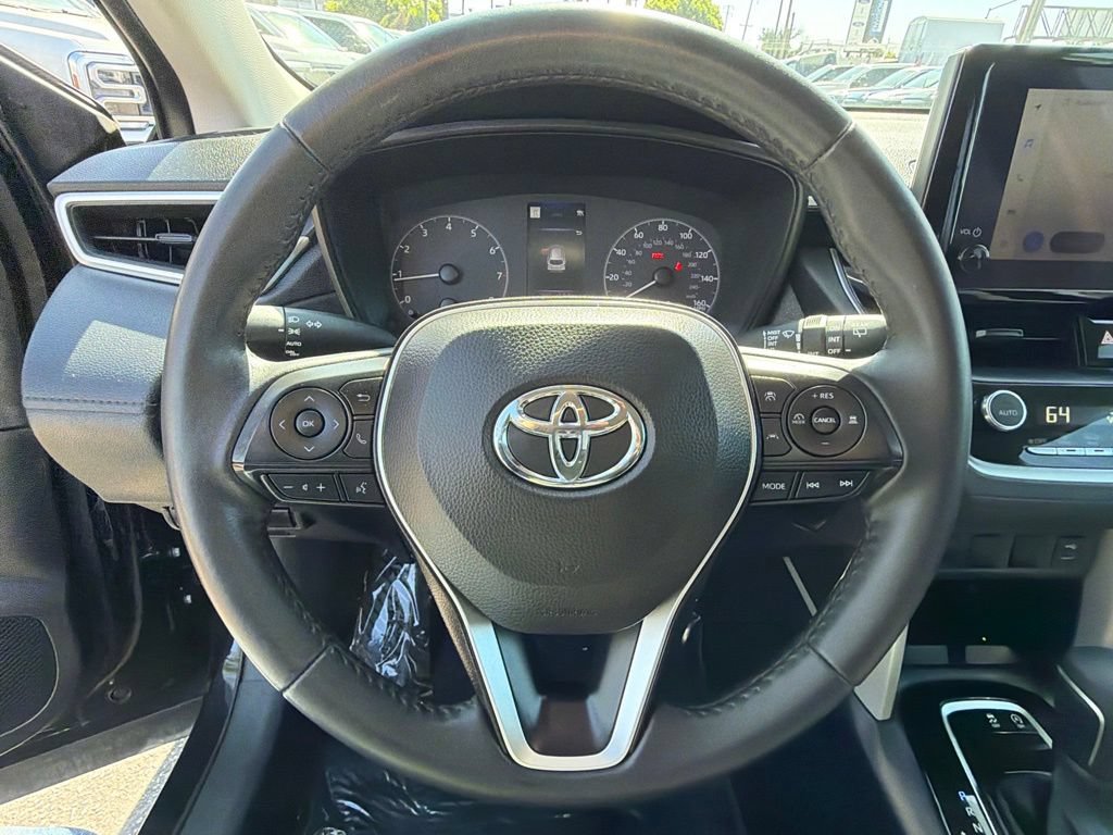 Used 2024 Toyota Corolla Cross LE FWD image 27