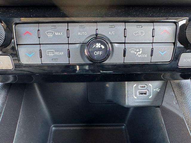 Used 2022 Jeep Compass Latitude w/ Sun and Sound Group AWD/4WD image 27