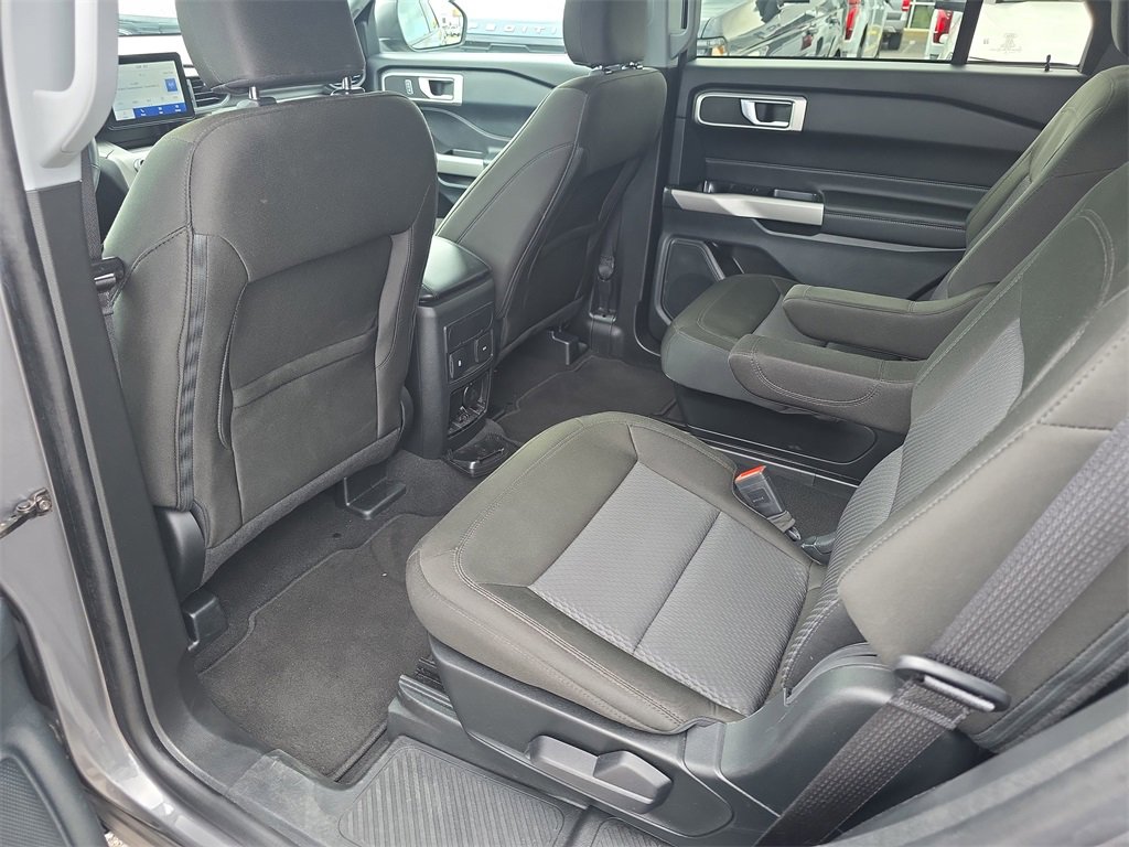 Certified 2024 Ford Explorer XLT image 30