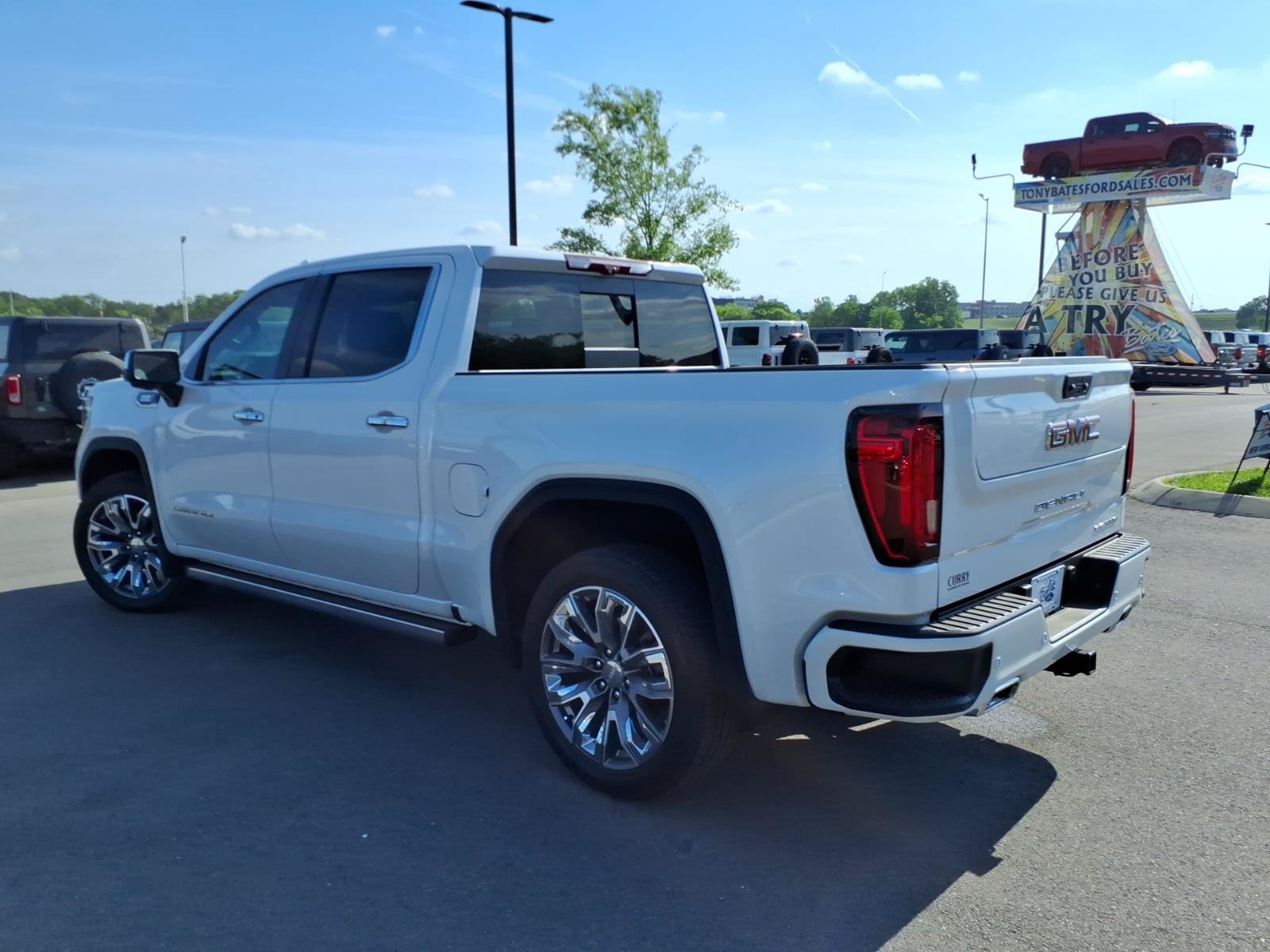Used 2023 GMC Sierra 1500 Denali w/ Denali Reserve Package AWD/4WD image 5