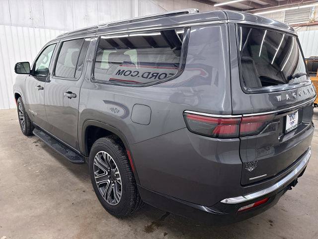 Used 2023 Jeep Wagoneer L Series II AWD/4WD image 5