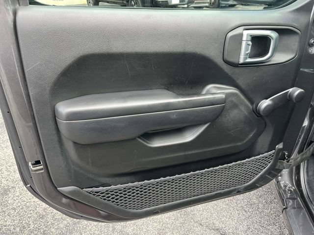 Used 2023 Jeep Gladiator Sport AWD/4WD image 19