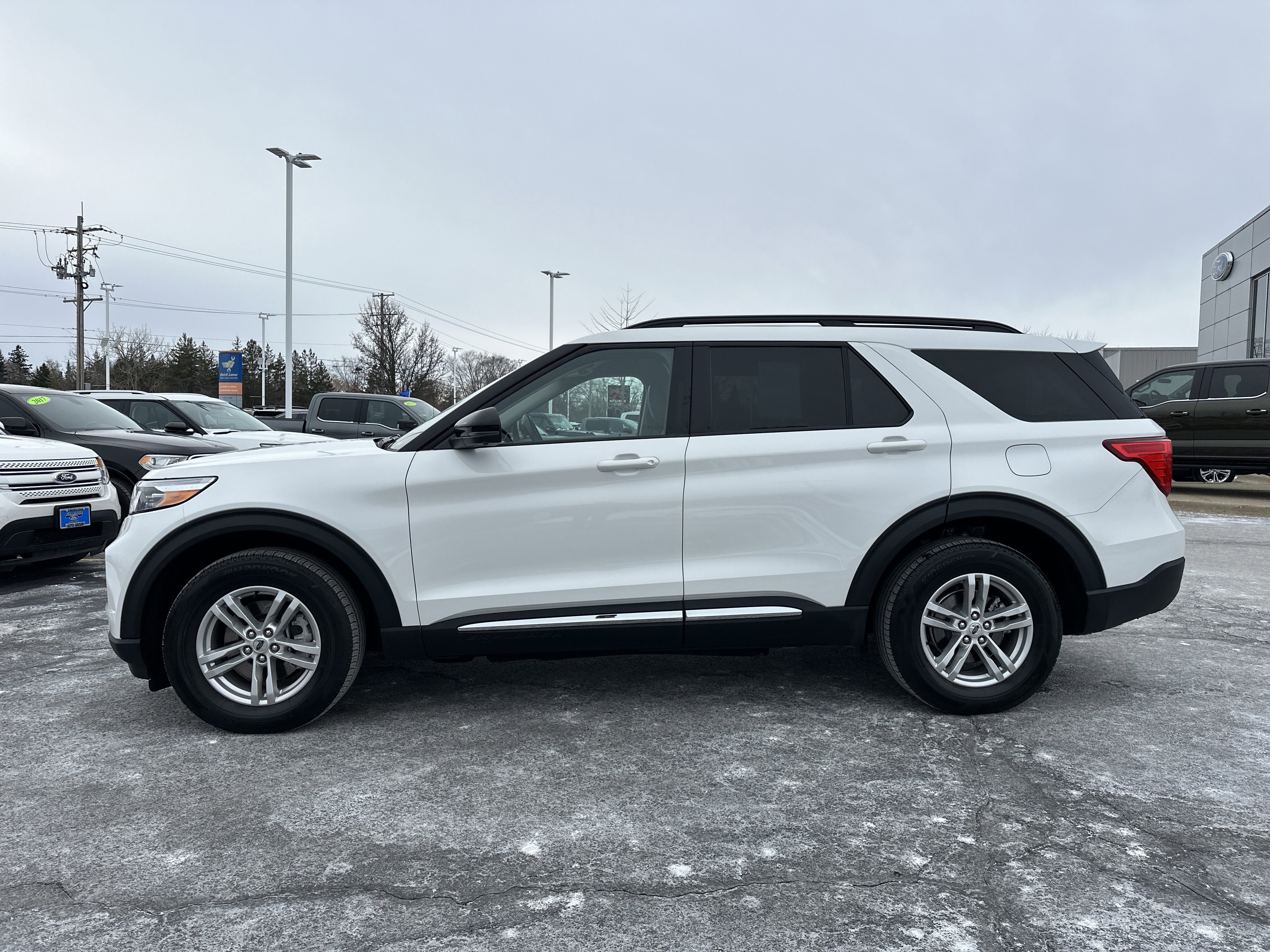 Certified 2023 Ford Explorer XLT w/ Equipment Group 202A image 6