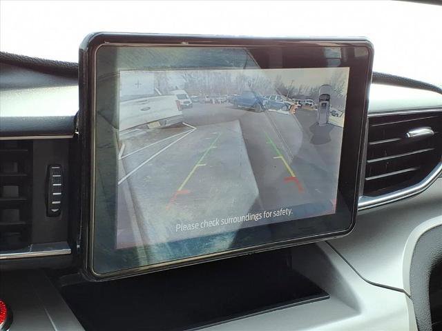 Certified 2022 Ford Explorer XLT w/ Equipment Group 202A image 15