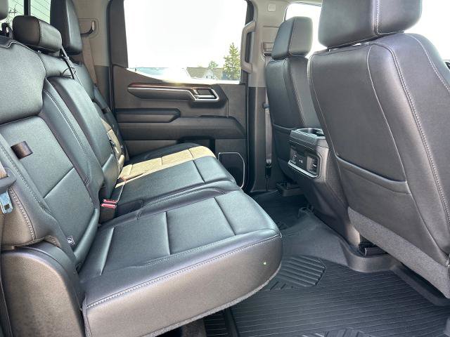 Used 2022 Chevrolet Silverado 1500 LT Trail Boss w/ LT Trail Boss Premium Package AWD/4WD image 19