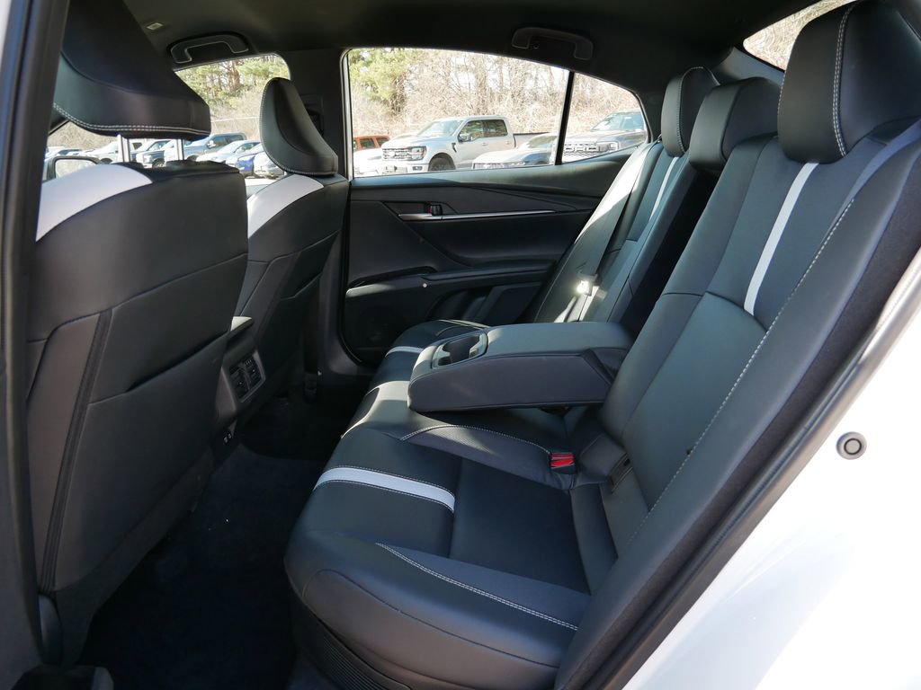 Used 2025 Toyota Camry SE FWD image 11