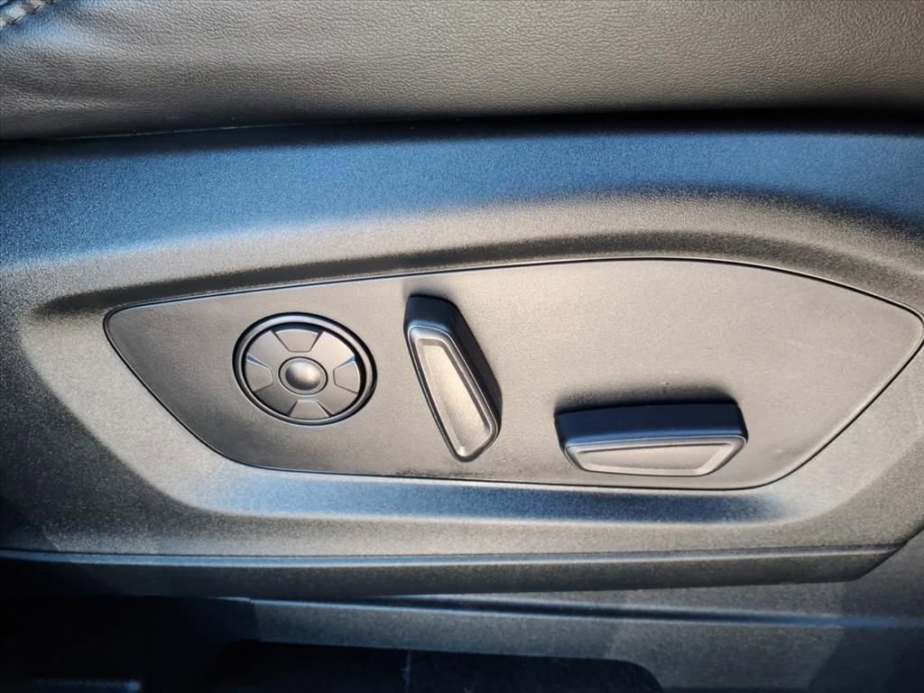 Certified 2021 Ford Explorer Platinum w/ Equipment Group 601A image 8