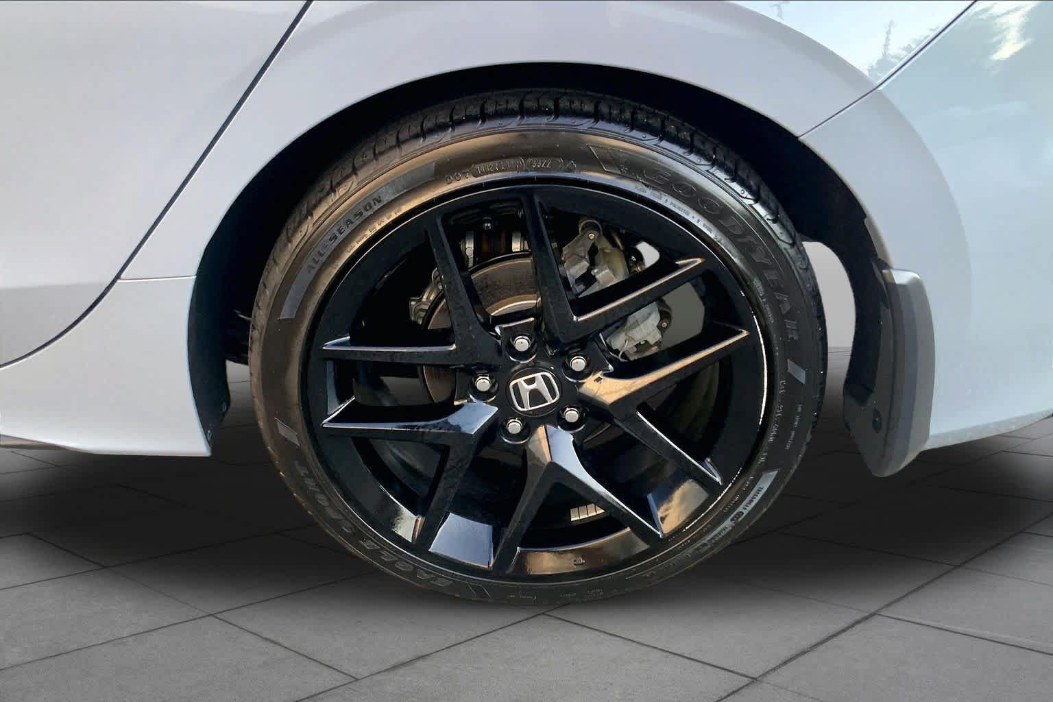 Used 2023 Honda Civic Sport image 10
