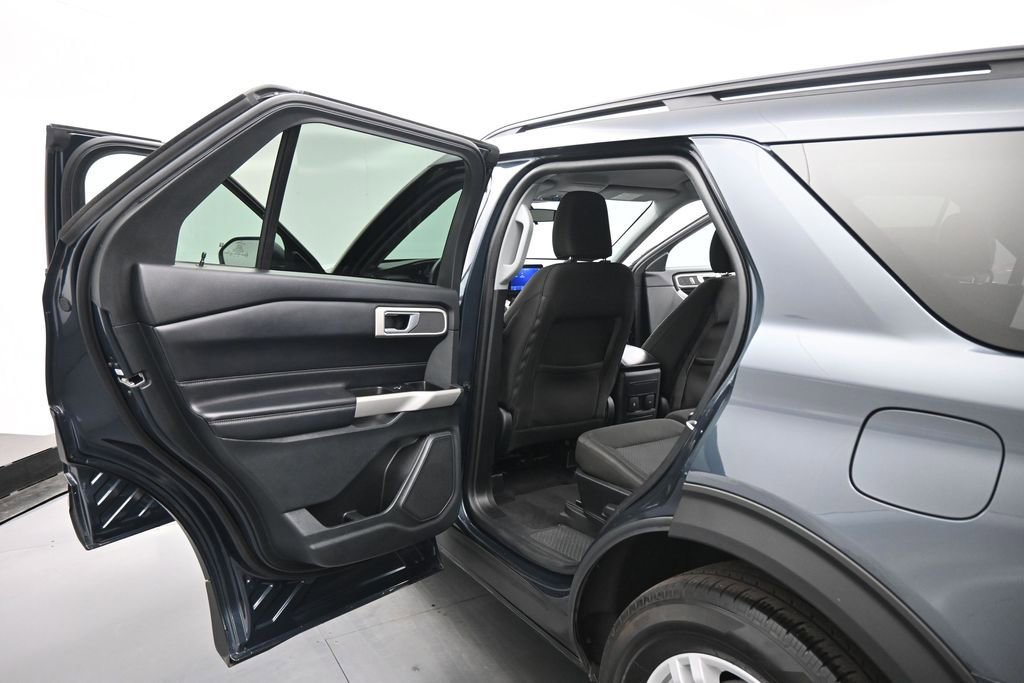 Certified 2023 Ford Explorer XLT RWD image 16