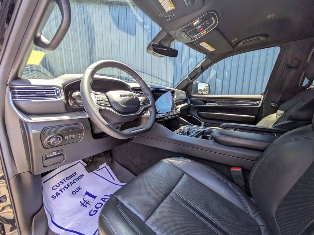 Used 2022 Jeep Wagoneer Series II AWD/4WD image 14