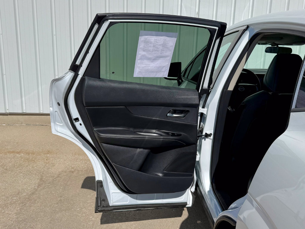 Used 2025 Nissan Murano SV AWD/4WD image 15