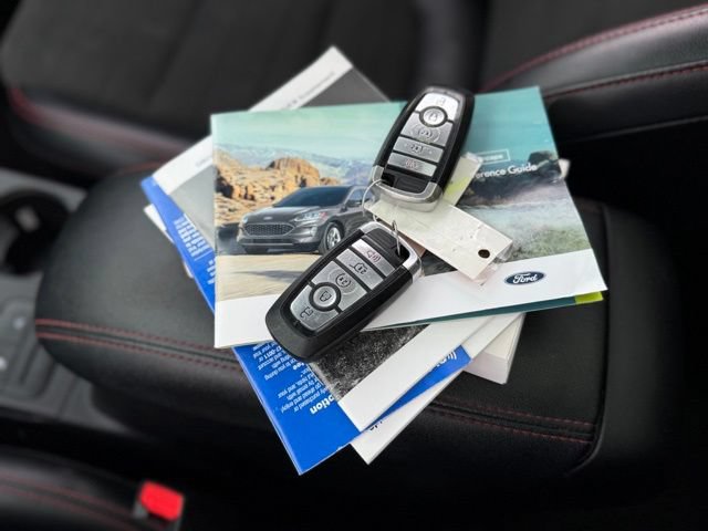 Certified 2022 Ford Escape SEL w/ SEL Stealth AWD Package image 5