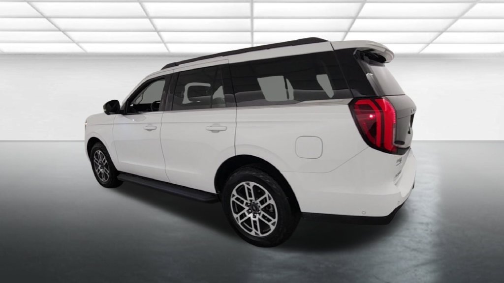 Certified 2025 Ford Expedition Active AWD/4WD image 7