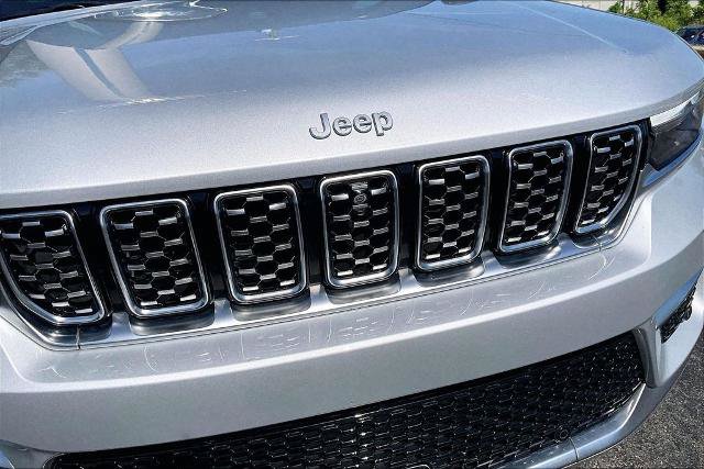 Used 2022 Jeep Grand Cherokee Summit AWD/4WD image 30