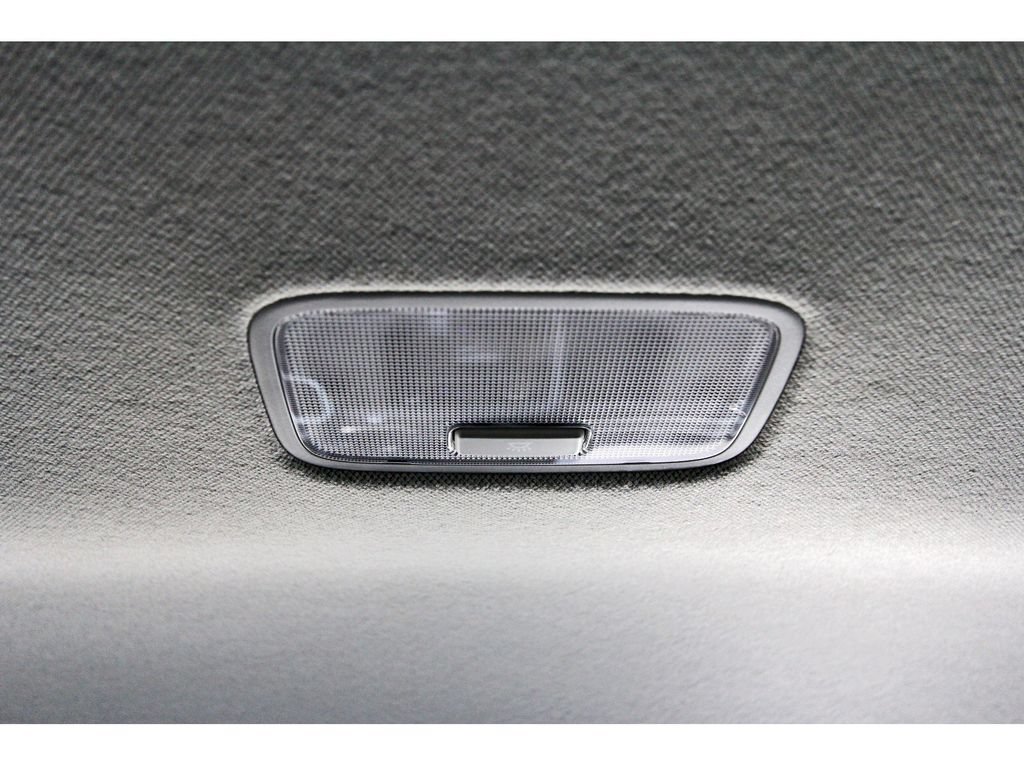 Used 2022 Hyundai Elantra SEL w/ Convenience Package FWD image 15