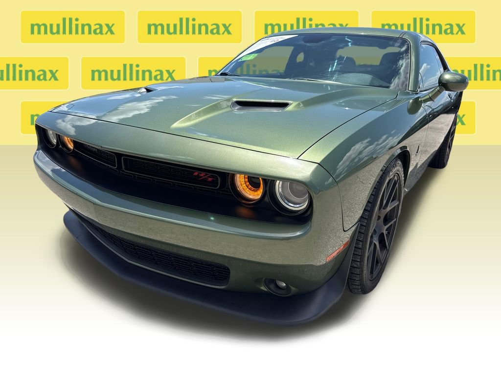 Used 2018 Dodge Challenger R/T Scat Pack w/ Leather Interior Group RWD image 10