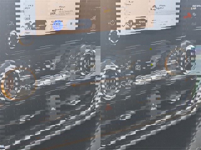 Used 2023 Toyota Highlander L image 17