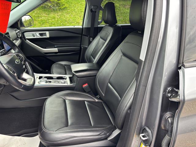 Certified 2022 Ford Explorer XLT w/ Equipment Group 202A AWD/4WD image 11