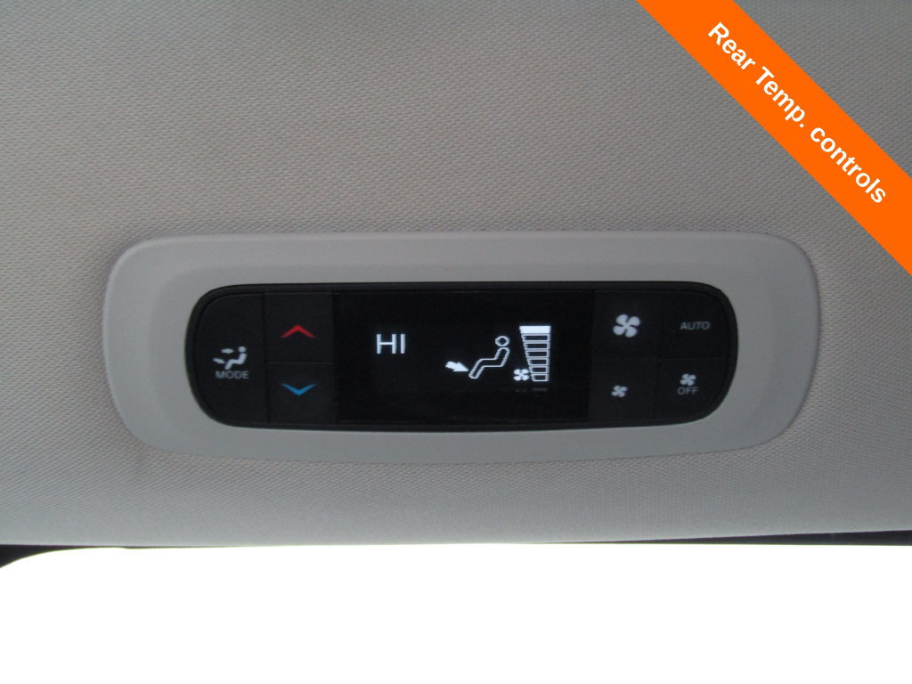 Used 2023 Chrysler Pacifica Touring-L FWD image 18
