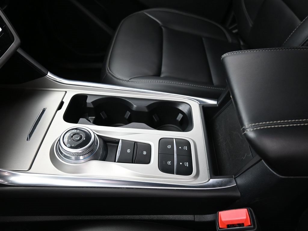 Certified 2021 Ford Explorer XLT w/ Equipment Group 202A image 20