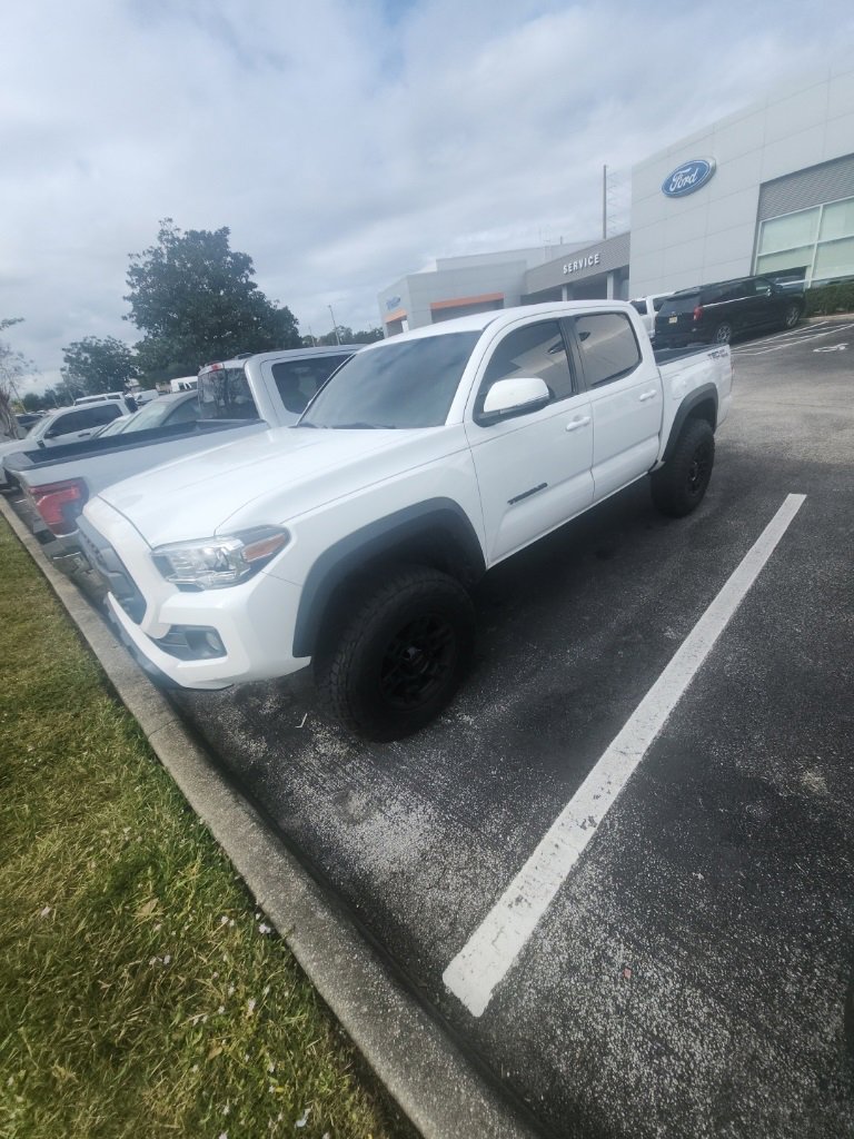 Used 2023 Toyota Tacoma TRD Off-Road w/ Technology Package image 5