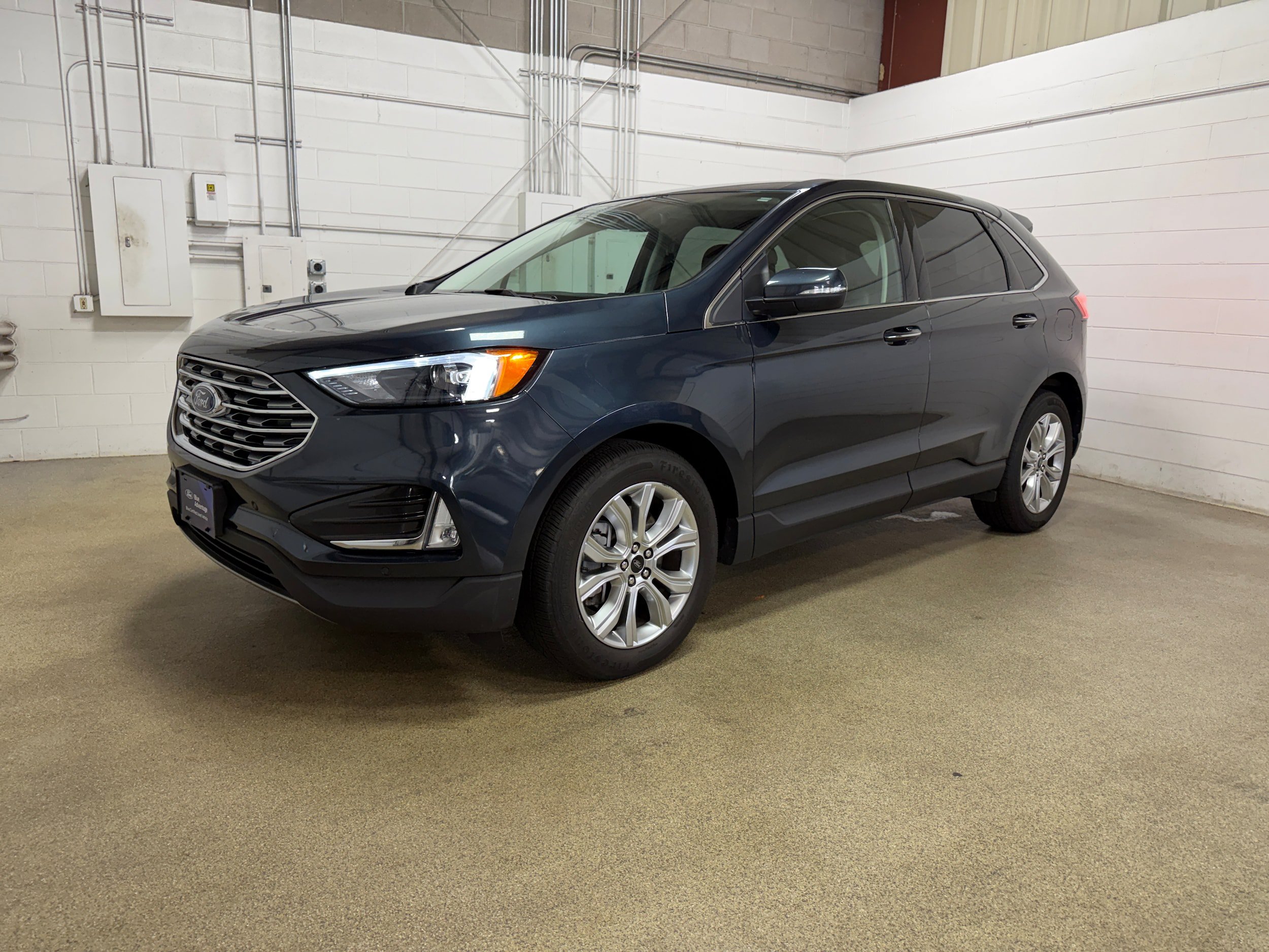 Certified 2024 Ford Edge Titanium AWD/4WD image 2