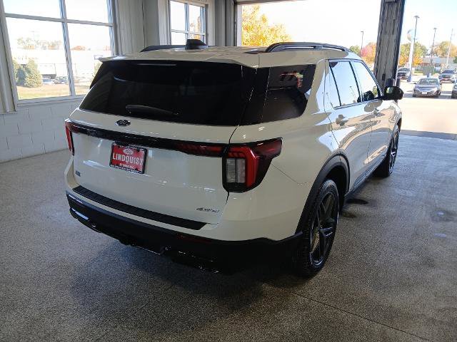 Certified 2025 Ford Explorer ST-Line w/ Premium Package image 5