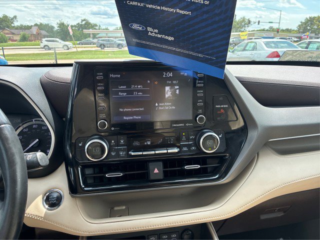 Used 2022 Toyota Highlander XLE AWD/4WD image 13