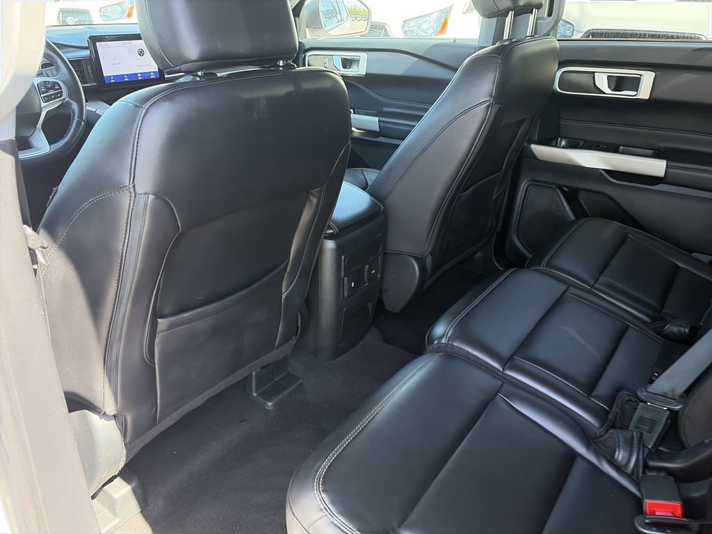 Certified 2023 Ford Explorer XLT w/ Equipment Group 202A RWD image 29
