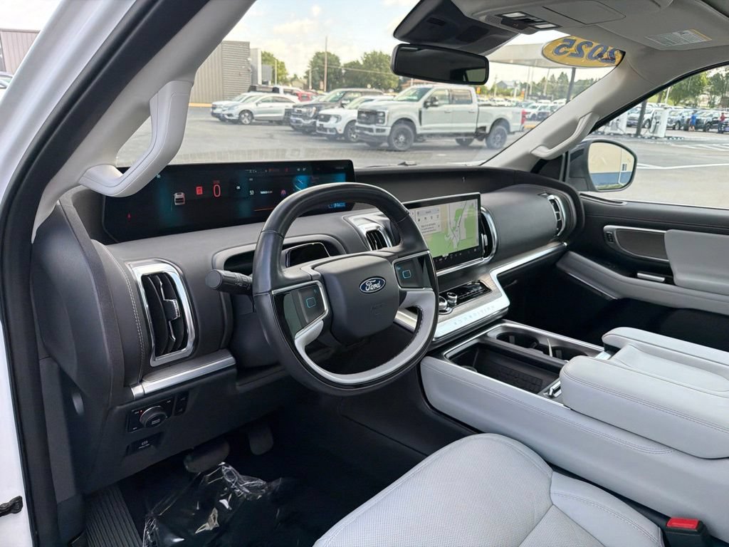 Certified 2025 Ford Expedition Max Platinum w/ Driver's Package AWD/4WD image 10