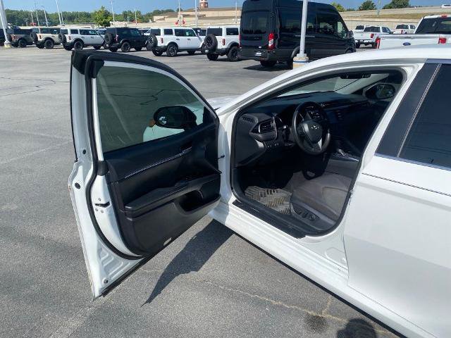 Used 2019 Toyota Camry LE FWD image 10