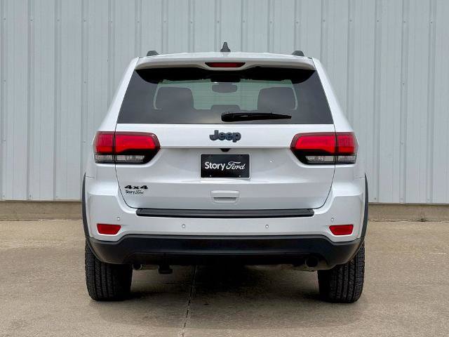 Used 2020 Jeep Grand Cherokee Laredo AWD/4WD image 5