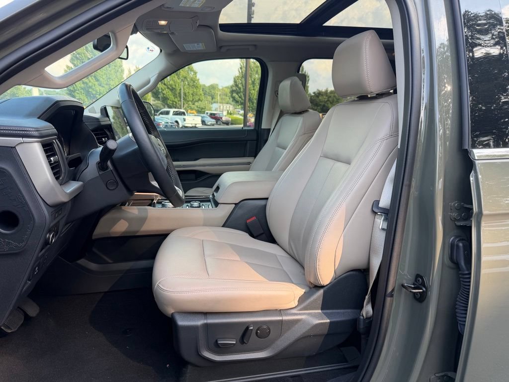 Certified 2024 Ford Expedition XLT AWD/4WD image 12