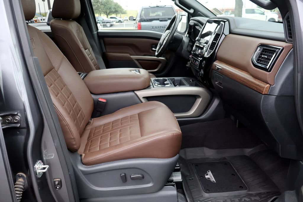 Used 2023 Nissan Titan Platinum Reserve w/ Moonroof Package AWD/4WD image 27