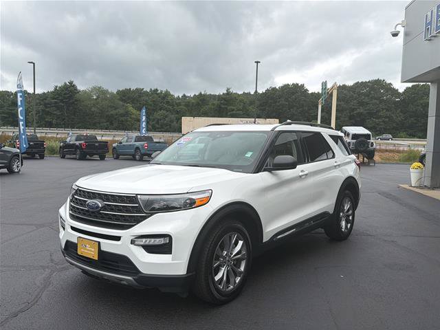 Certified 2022 Ford Explorer XLT w/ Equipment Group 202A AWD/4WD image 3