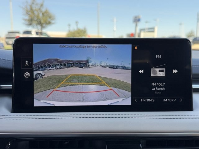 Used 2025 Genesis G70 2.5T image 16