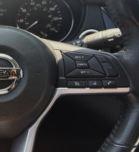 Used 2018 Nissan Rogue SV FWD image 21