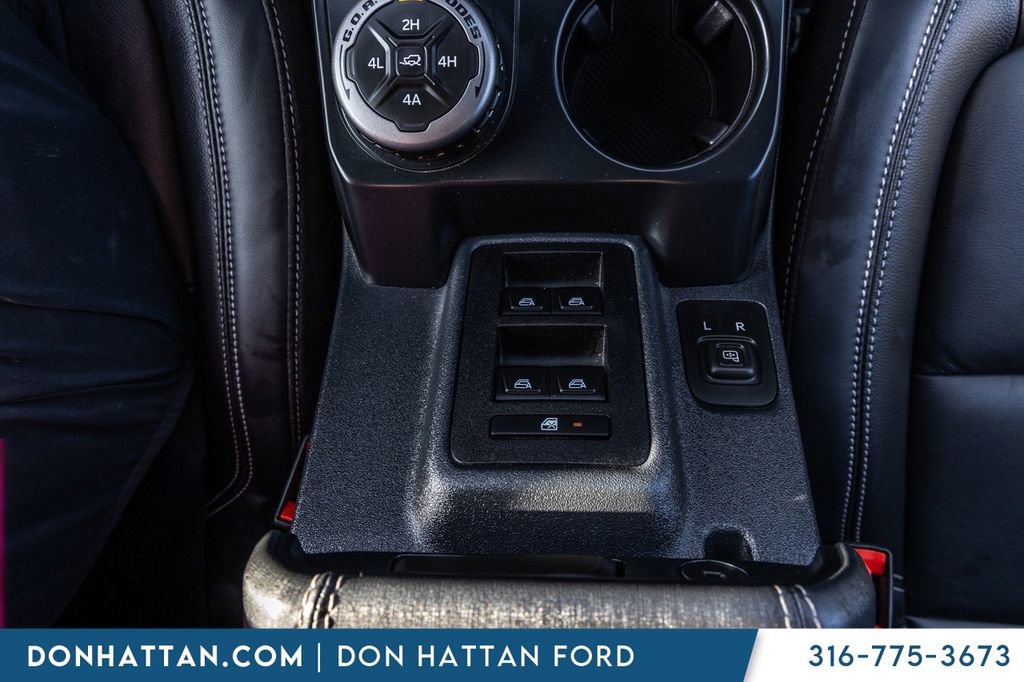 Certified 2025 Ford Bronco Outer Banks w/ Sasquatch Package AWD/4WD image 12