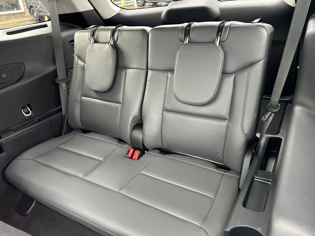 Certified 2025 Ford Explorer Active w/ Active Comfort Package image 32