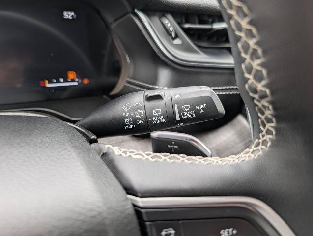 Used 2023 Jeep Grand Cherokee Limited AWD/4WD image 24