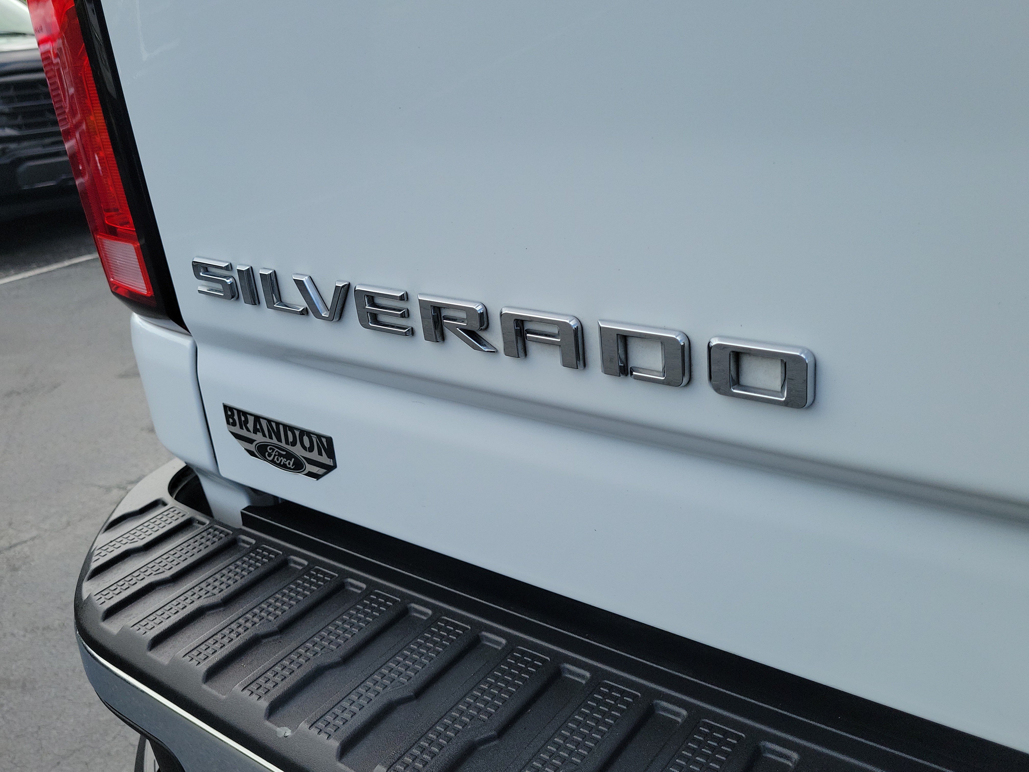 Used 2025 Chevrolet Silverado 2500 LTZ w/ LTZ Premium Package AWD/4WD image 9
