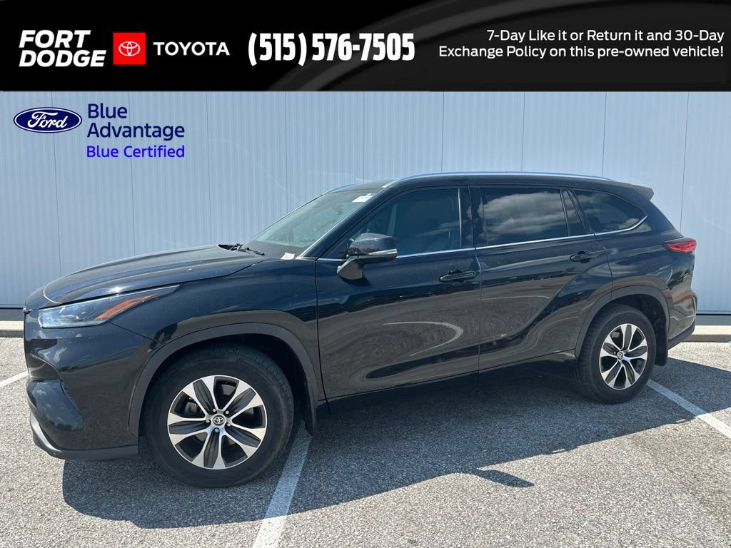 Used 2021 Toyota Highlander XLE AWD/4WD image 1