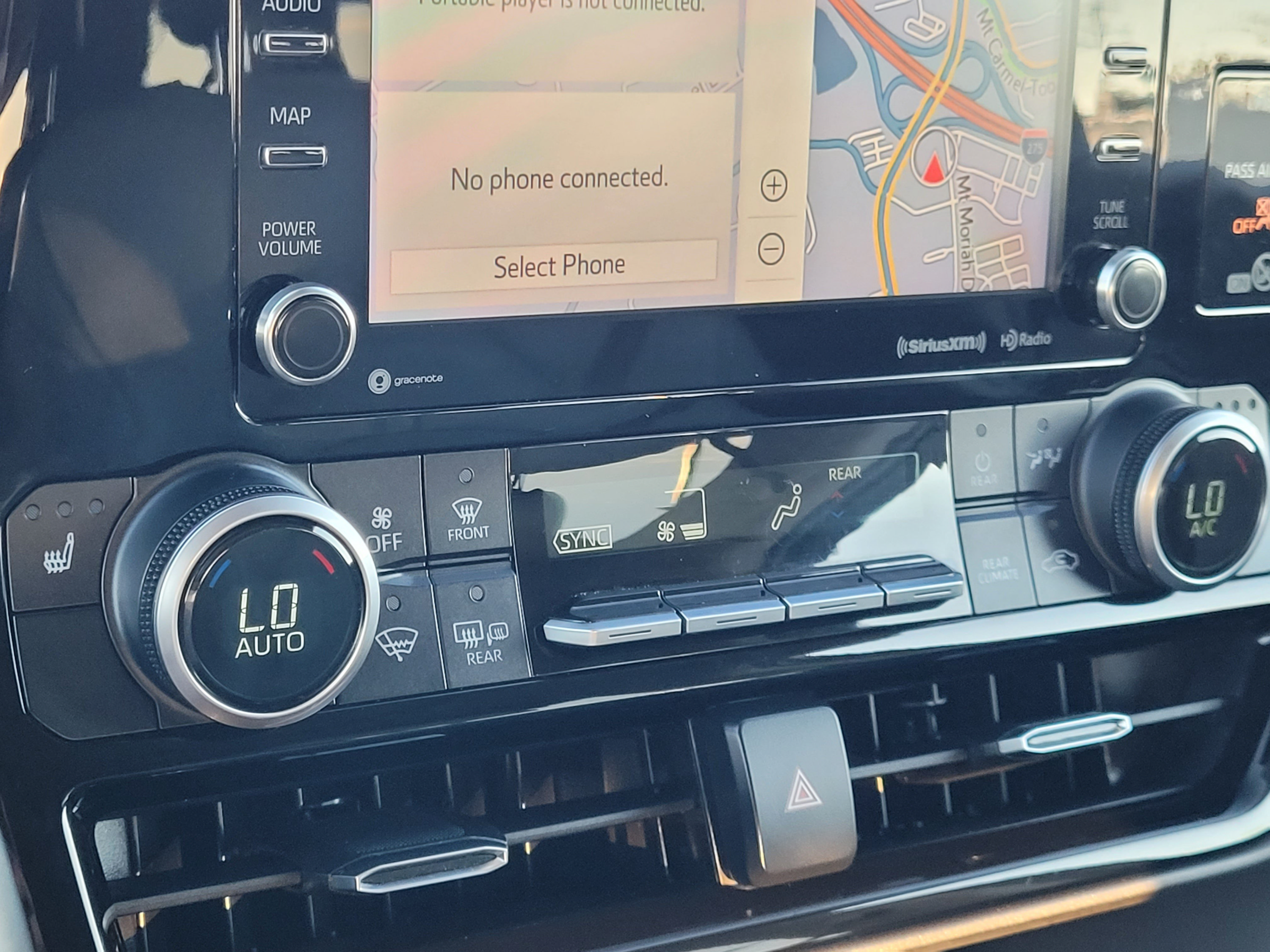 Used 2020 Toyota Highlander XLE AWD/4WD image 20