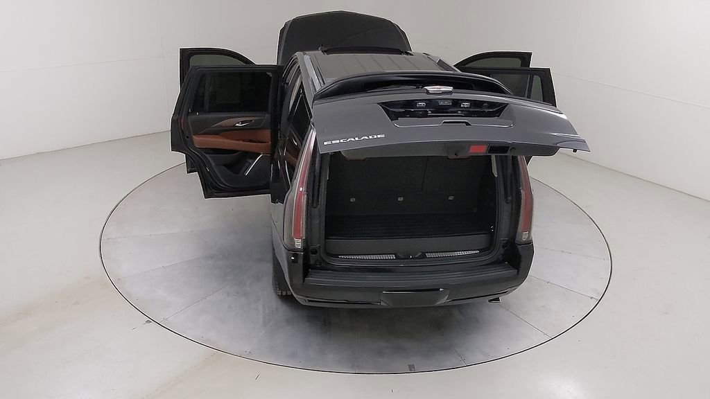 Used 2019 Cadillac Escalade Premium Luxury w/ Escalade Sport Edition AWD/4WD image 54
