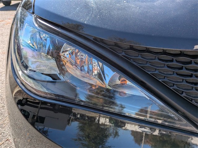 Used 2023 Chrysler Voyager LX image 10