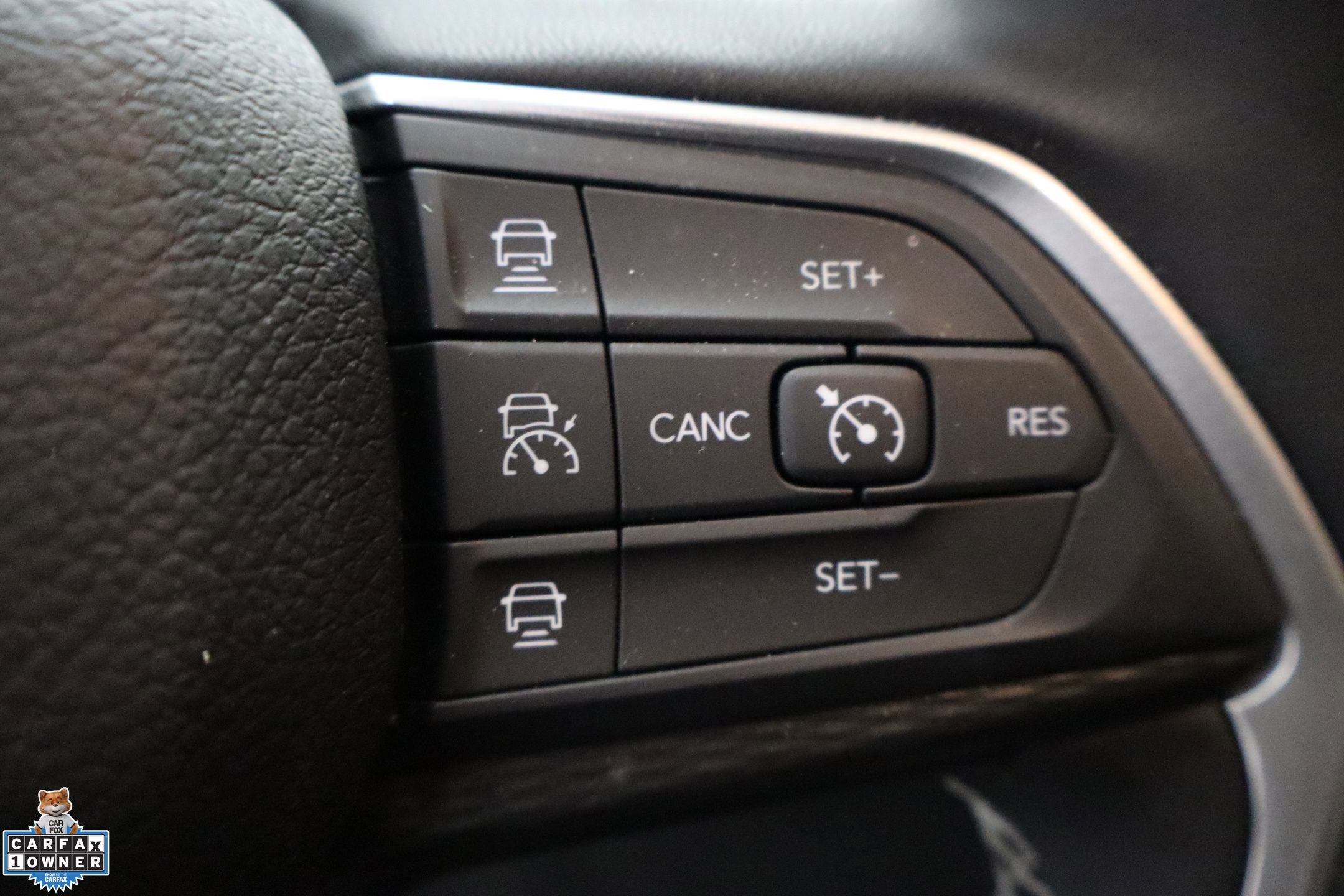Used 2025 Jeep Grand Cherokee L Laredo RWD image 16