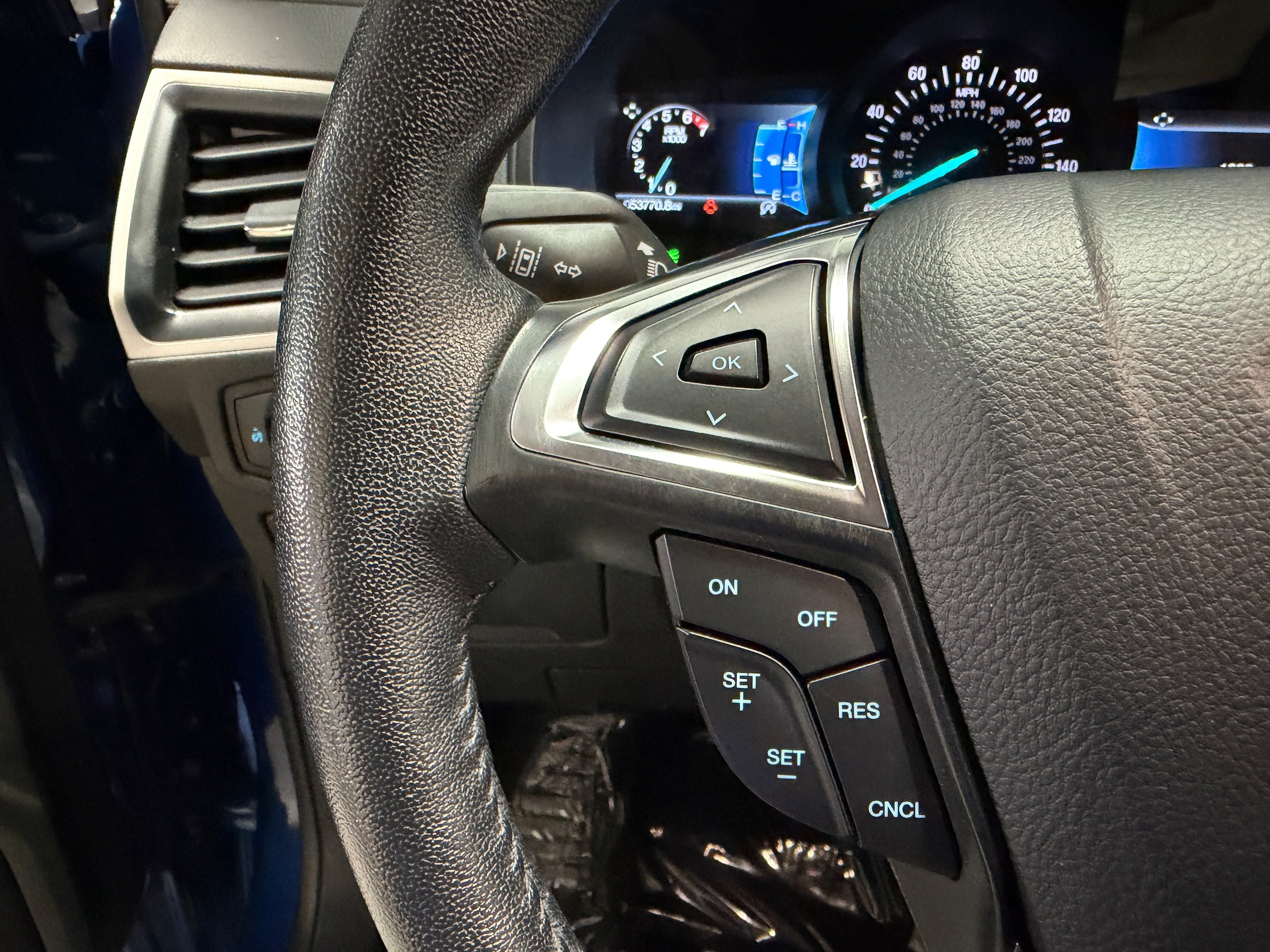 Certified 2024 Ford Edge SEL AWD/4WD image 17